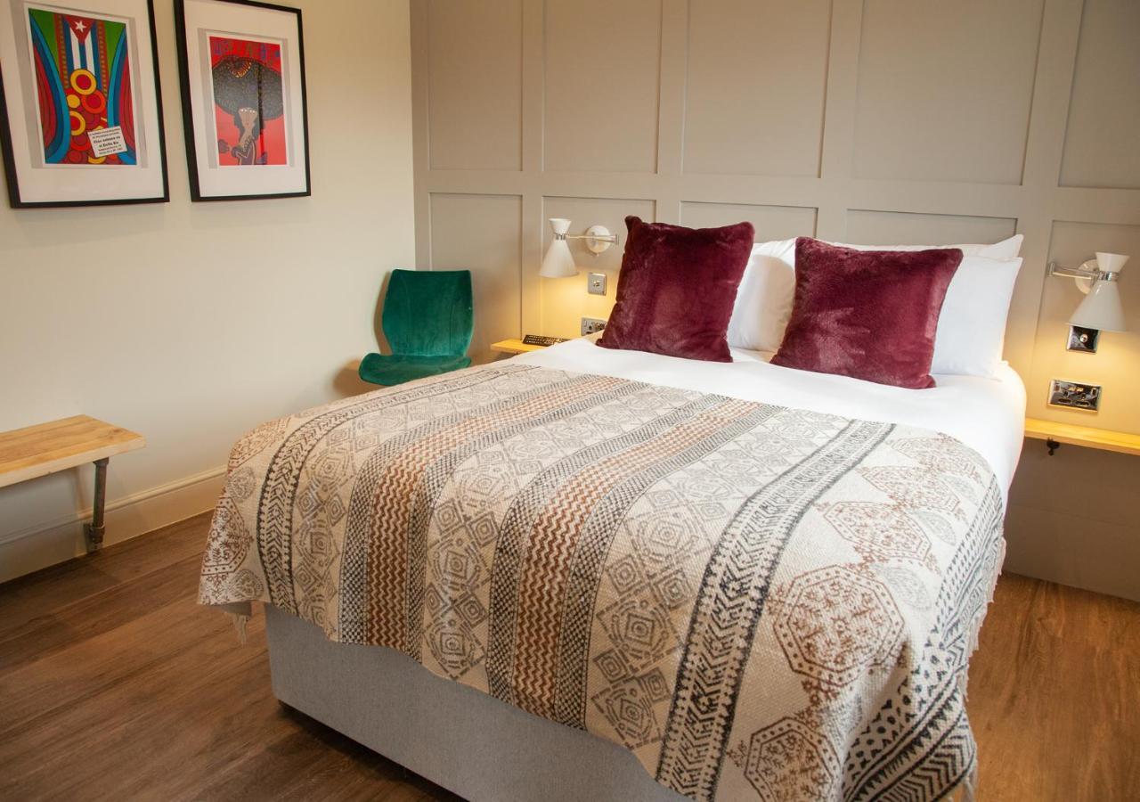The Kings Arms Hotel Malmesbury Habitación foto